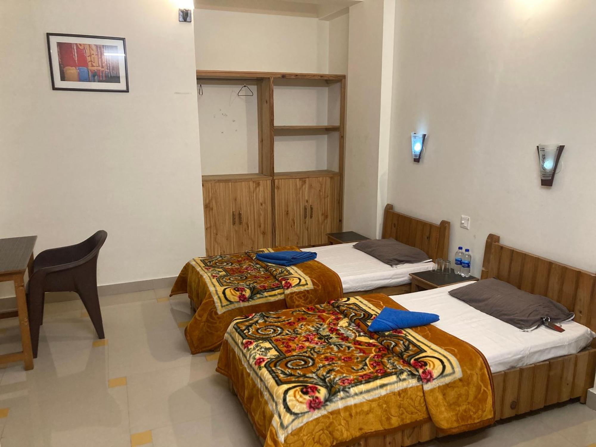 Oasis Guest House Bhagsu D'Shala Dharamshala Exterior foto