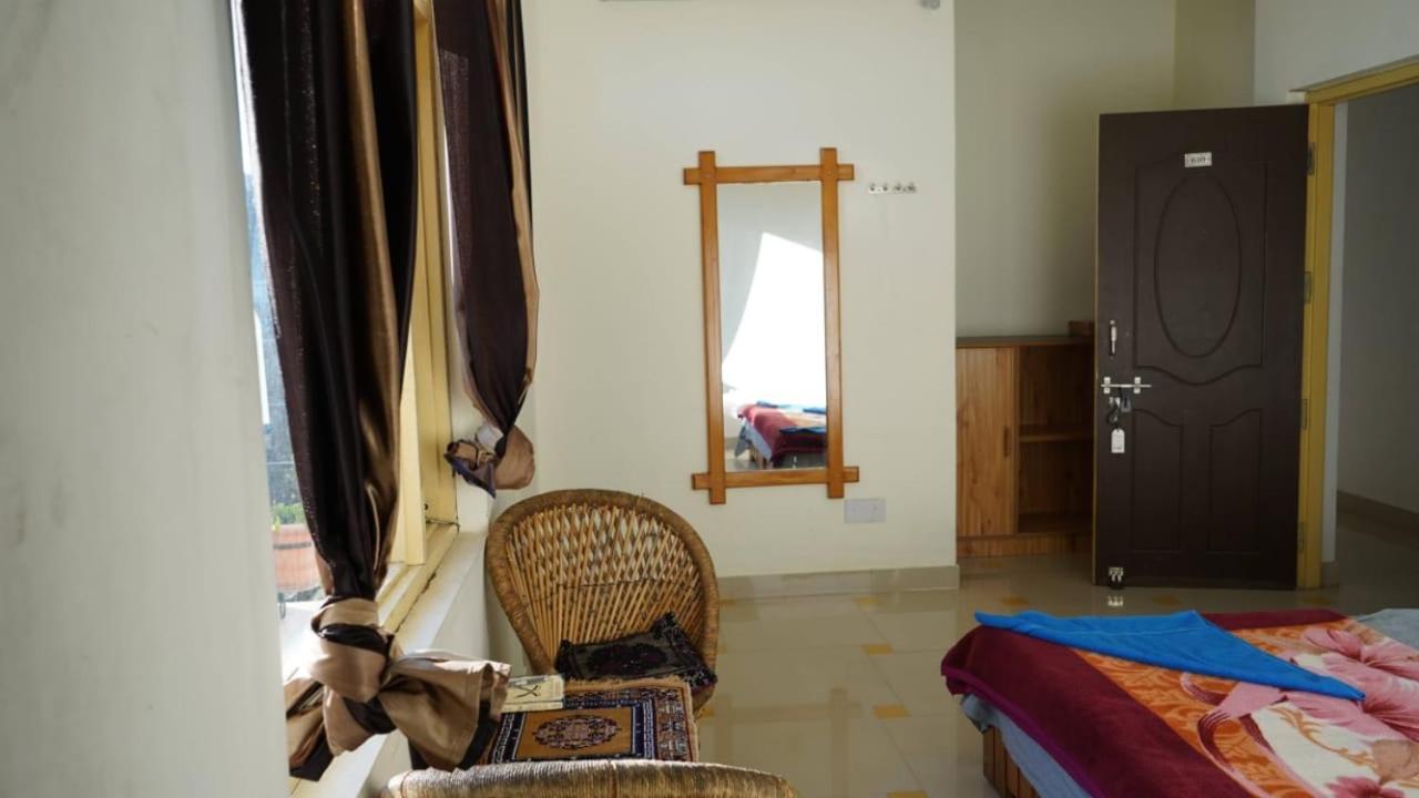 Oasis Guest House Bhagsu D'Shala Dharamshala Exterior foto