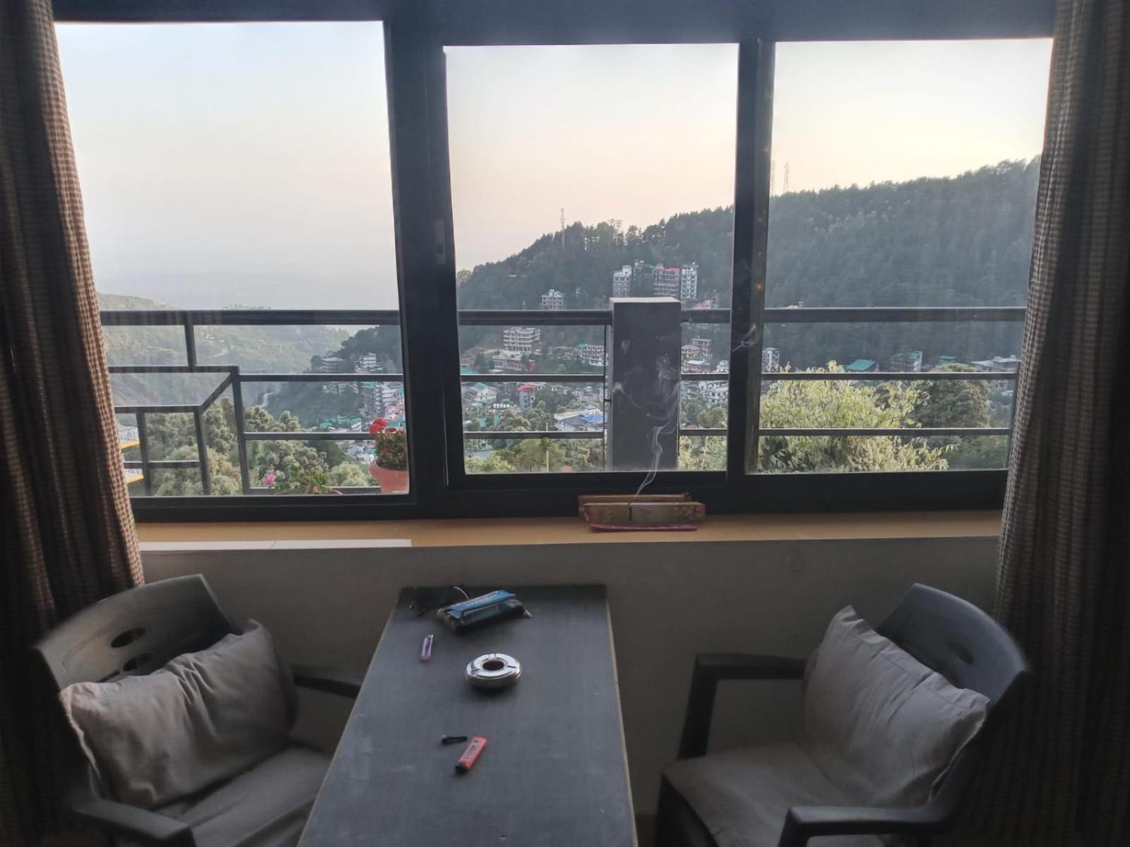 Oasis Guest House Bhagsu D'Shala Dharamshala Exterior foto