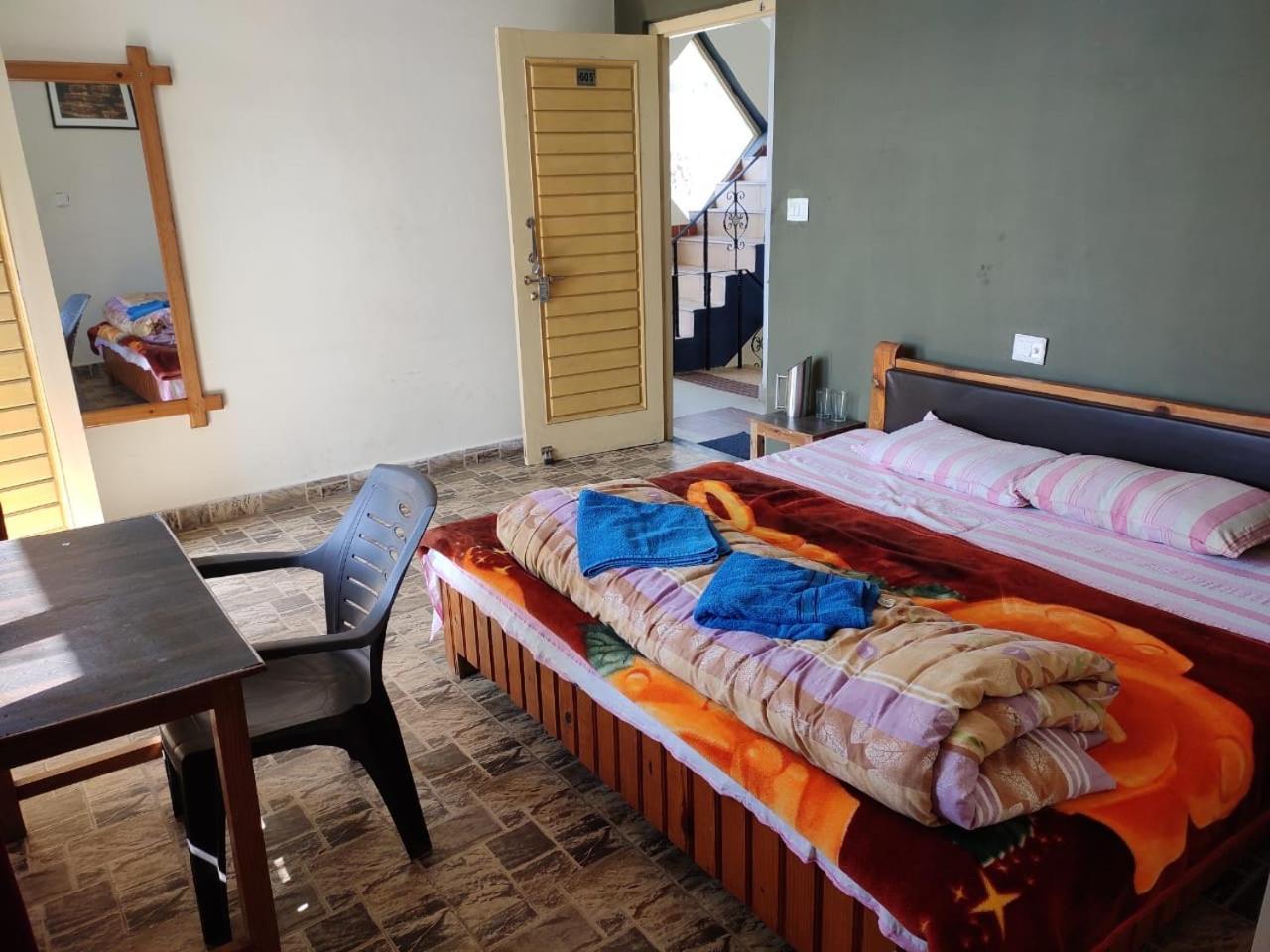Oasis Guest House Bhagsu D'Shala Dharamshala Exterior foto