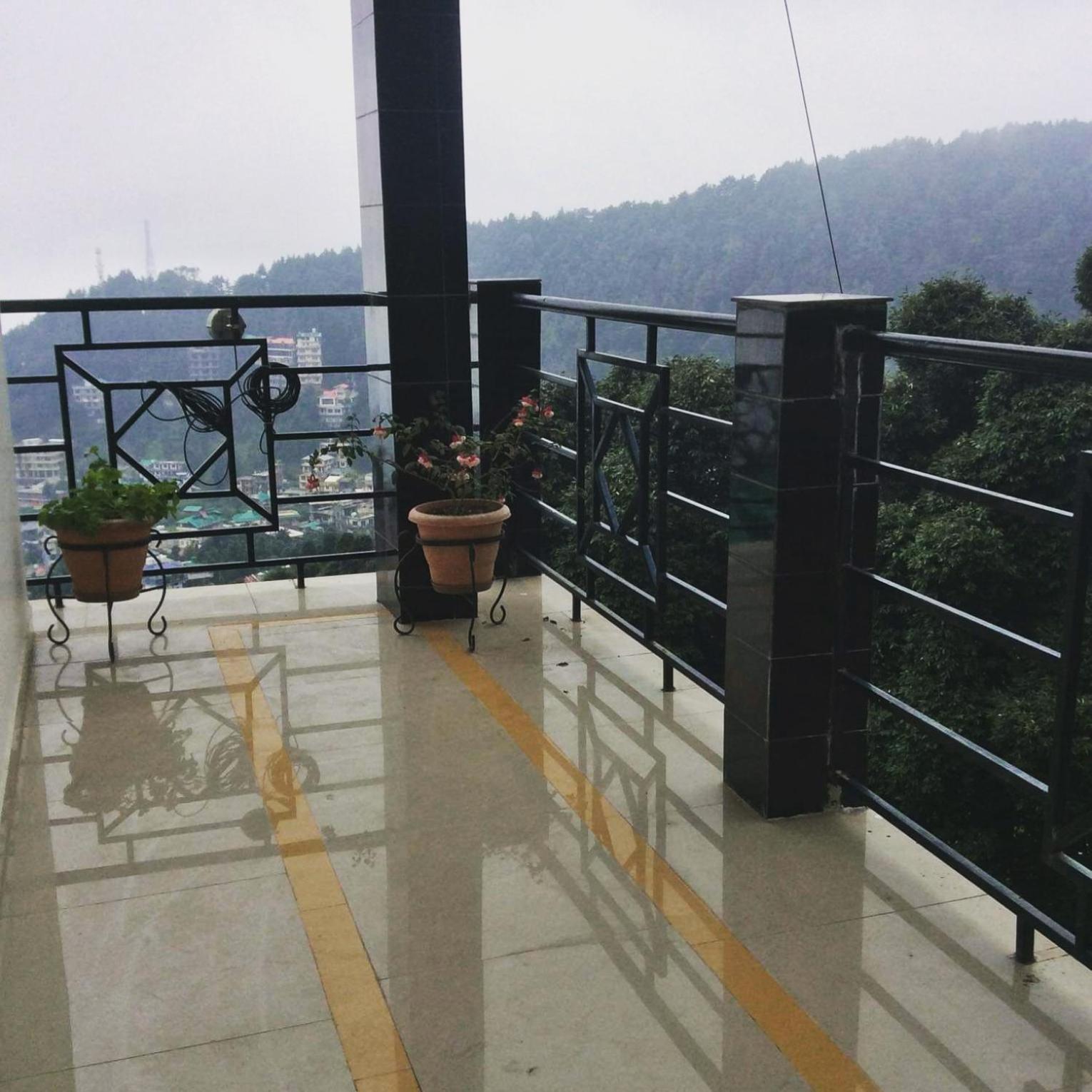 Oasis Guest House Bhagsu D'Shala Dharamshala Exterior foto